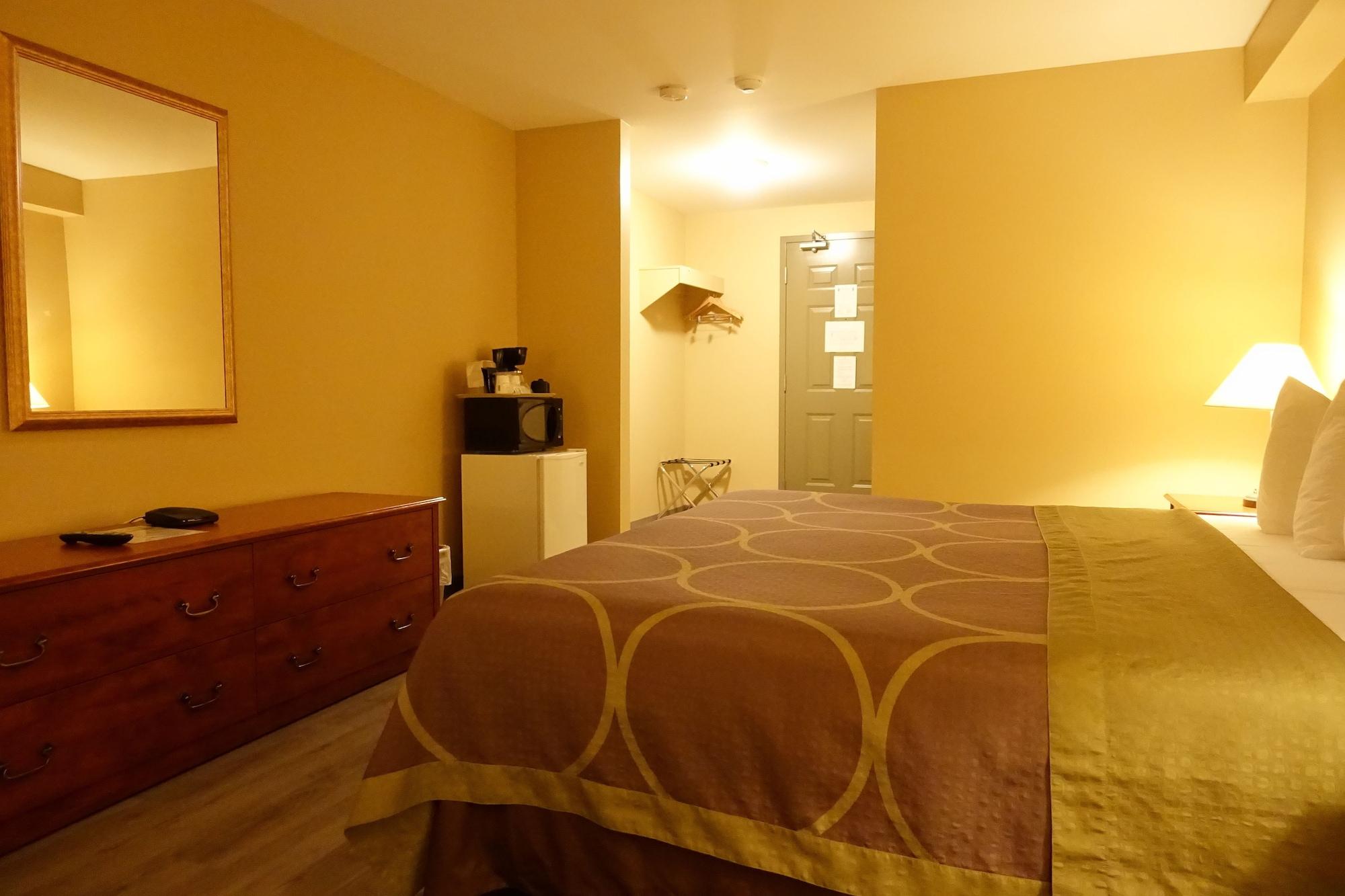 Super 8 By Wyndham Ste Marie On 2*